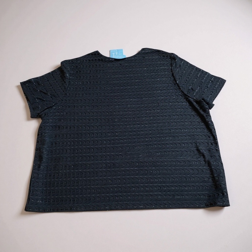 Liz & Me Midnight Textured Tee - Picture 3 of 3